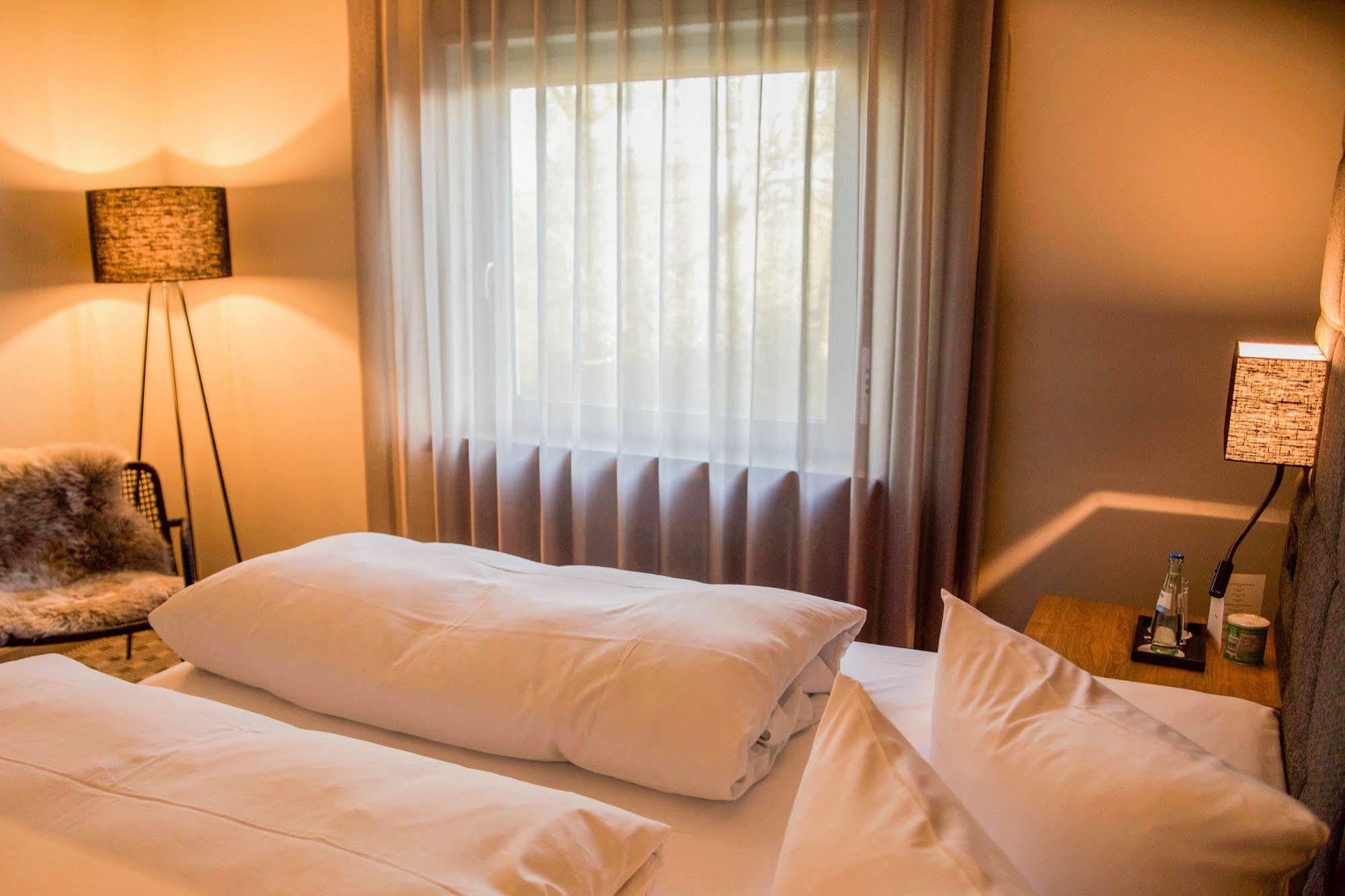 Seehotel Ketsch Schwetzingen Eksteriør billede