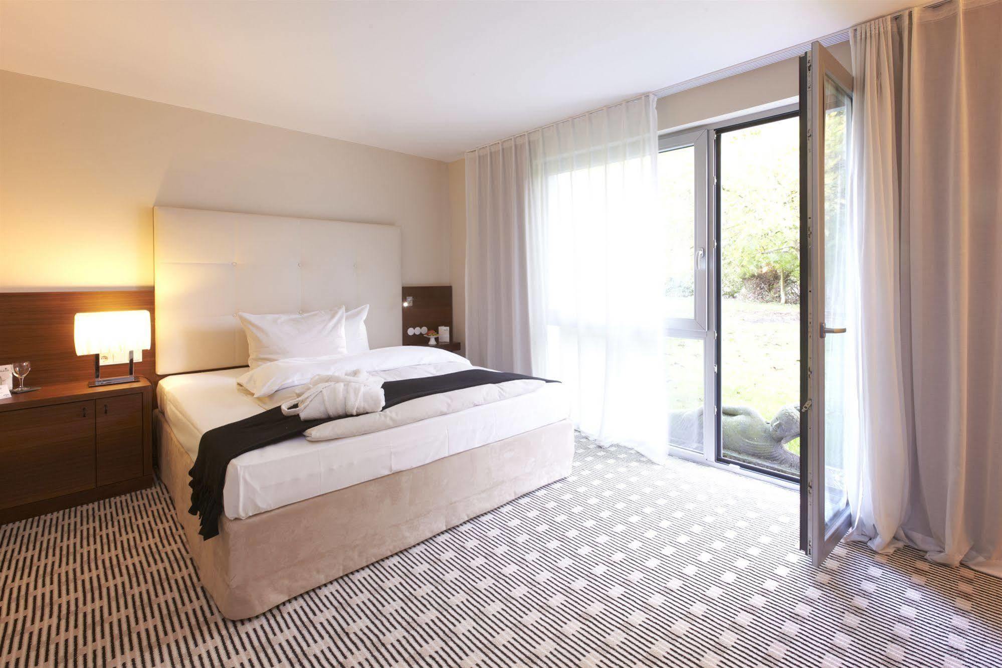 Seehotel Ketsch Schwetzingen Eksteriør billede